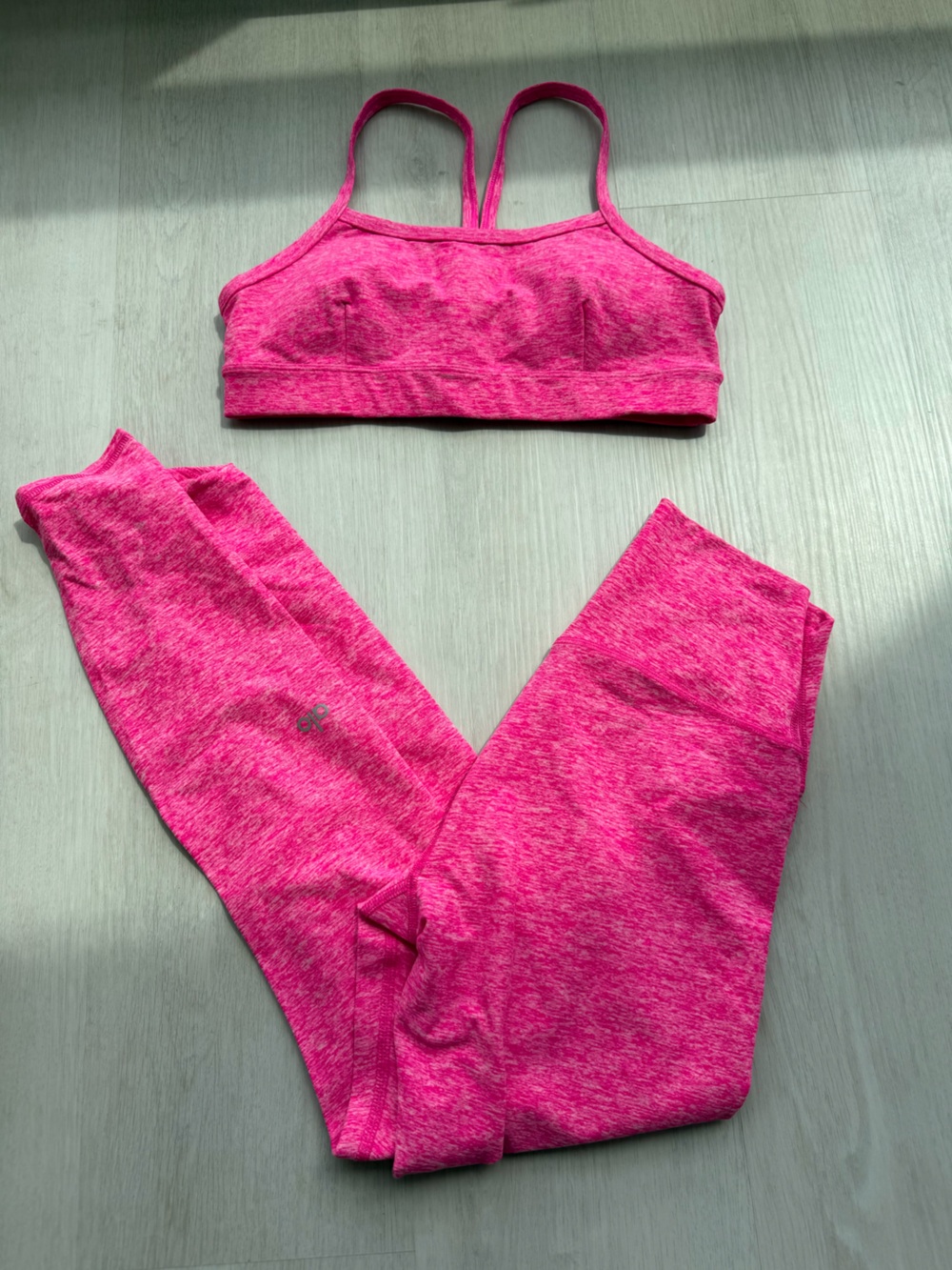 ALO Yoga Highlight Hot Pink Heathered Leggings and Bra Set